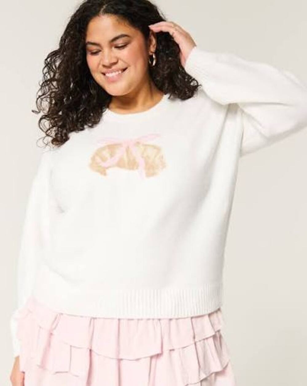 Hollister Women's Cream Bow Croissant Soft Crew Sweater Size Medium